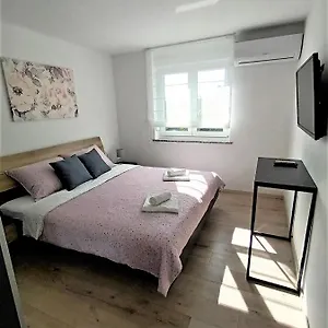 https://apartman-dori.in-istria.net