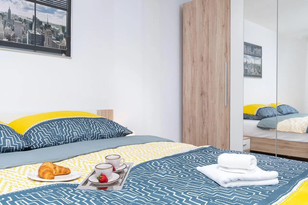 Apartment Ena Near Pula Amphitheater 0*,